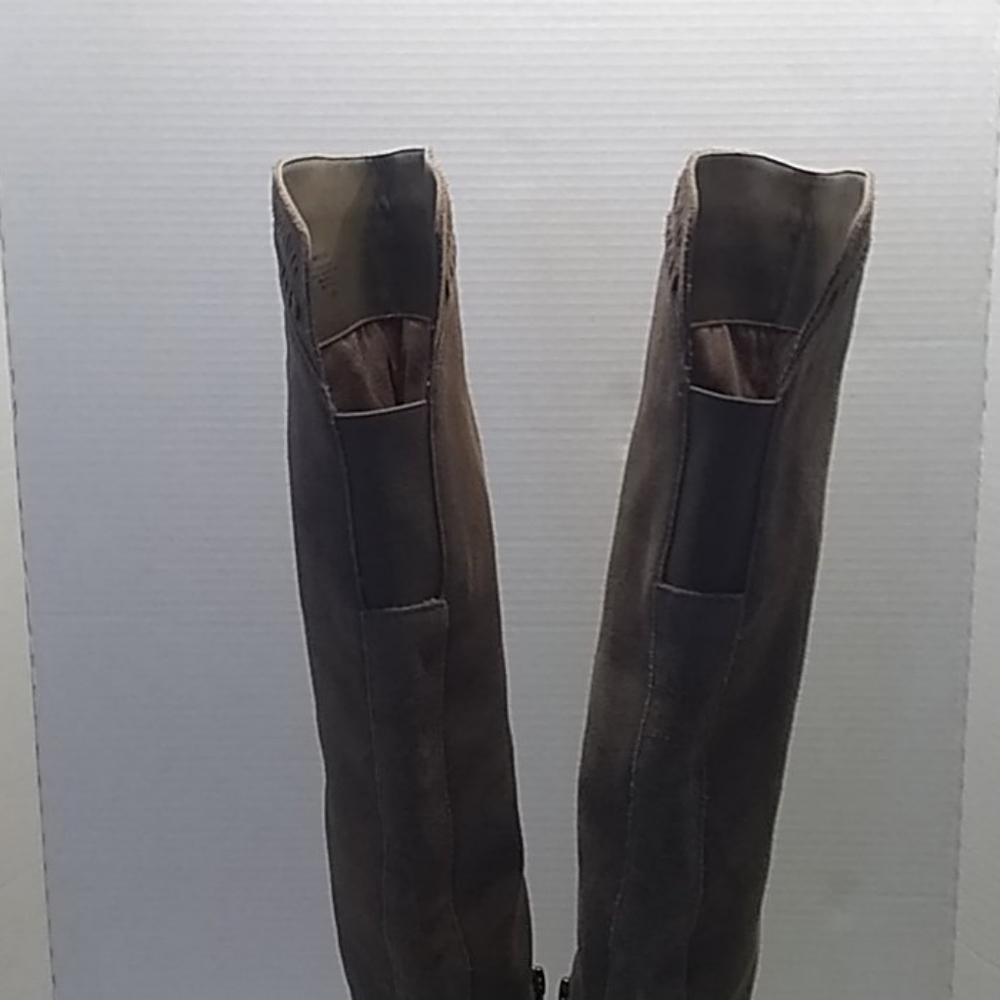 Vince Camuto thigh high boots. - Picture 6 of 16